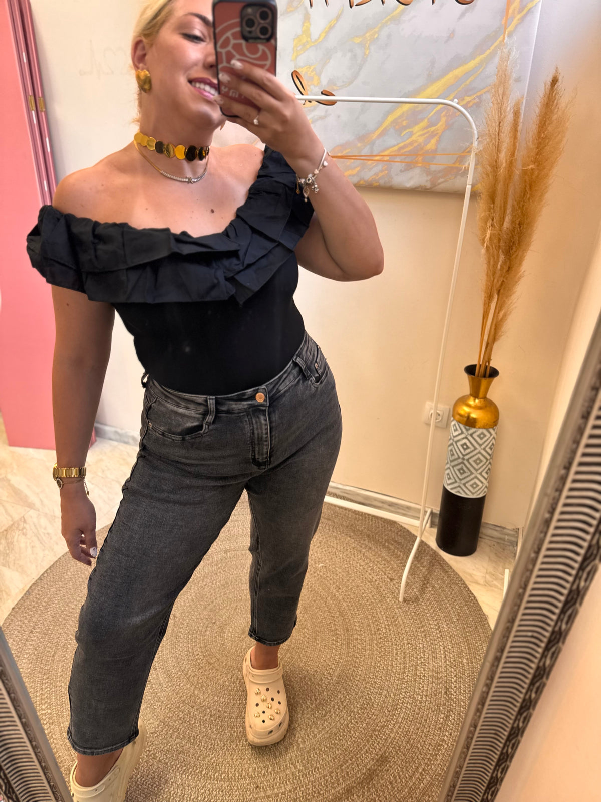 Ismini Black Body