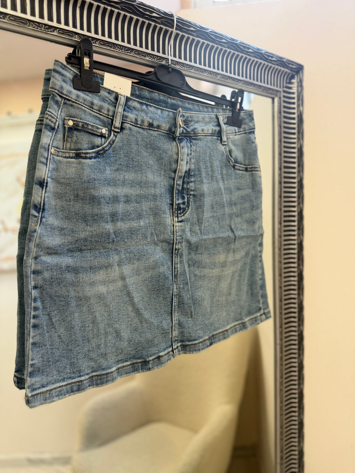 Niki Mini Skirt